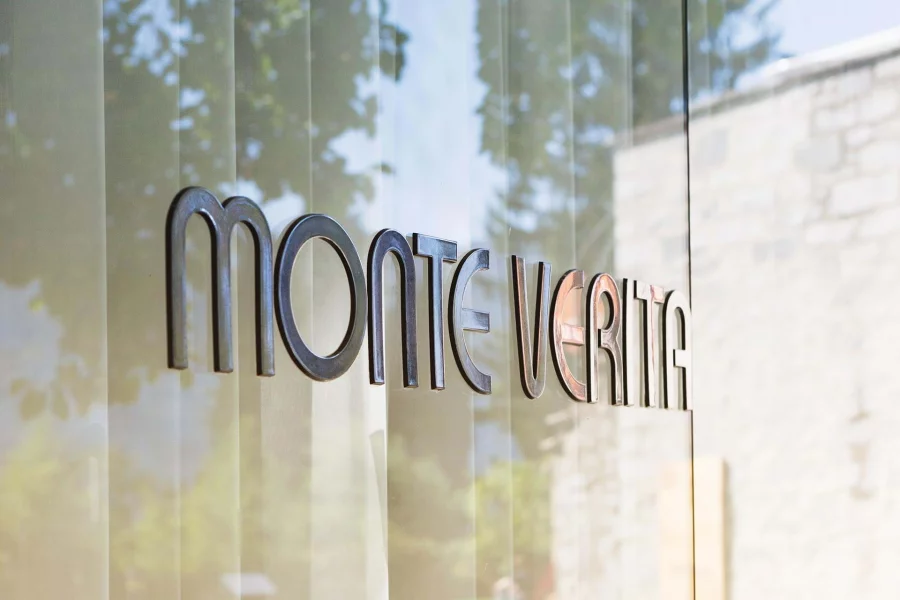 Bauhaus Hotel, entrance